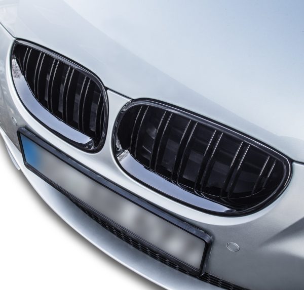 Front bumper with PDC markings incl. clear foglights and grill black glossy suitable for E60 Limo Touring - Image 3