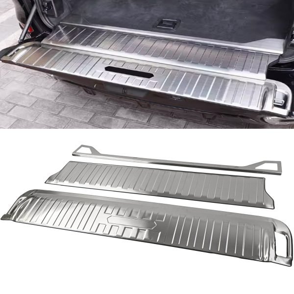 Stainless steel tailgate bumper protection for BMW X5 G05 and X7 G07
