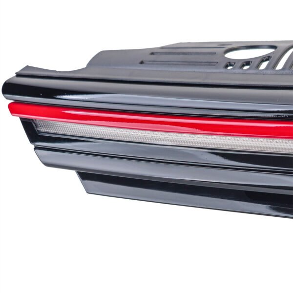 Grille with red trim illuminated for VW Golf 8 from 2019 - Slika 8