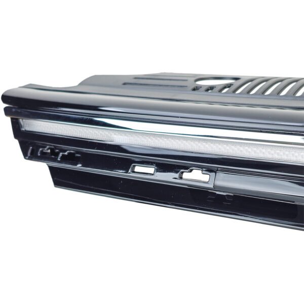 Grille with chrome trim illuminated for VW Golf 8 also GTI GTD R-Line 19-24 - Slika 7