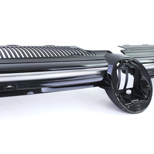 Sport front bumper with LED grille strip for VW GOLF 8 - Slika 9